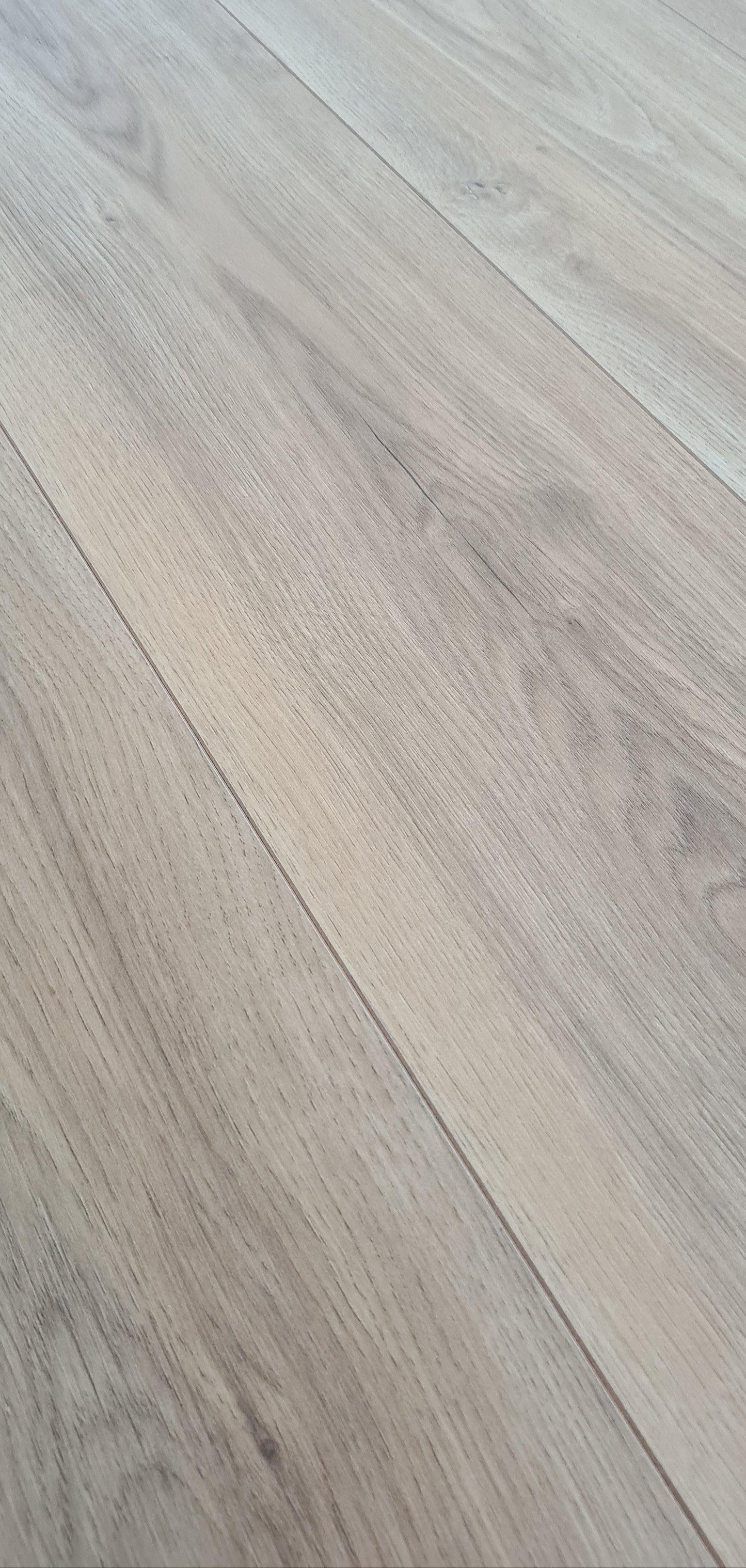 Zonnig Licht Eiken 10 - BRANDFLOORS